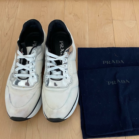 ⭐️ 🌴Prada Logo Sneakers - Picture 2 of 7